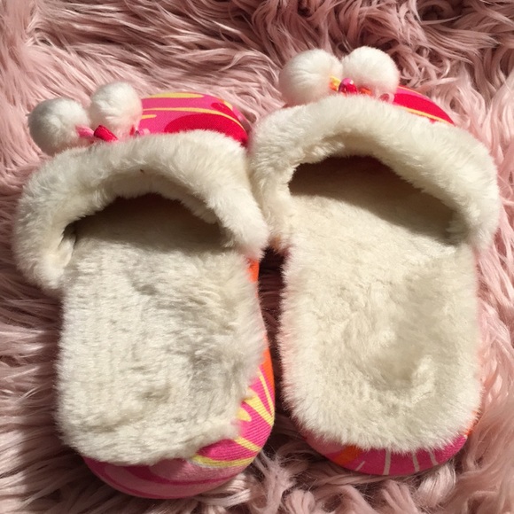 Slippers - Picture 2 of 3